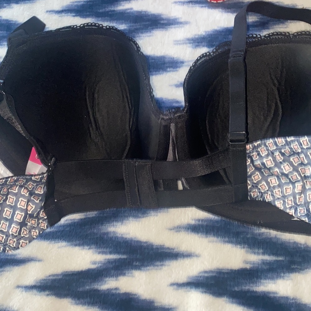Beautiful pattern bra - Picture 3 of 6
